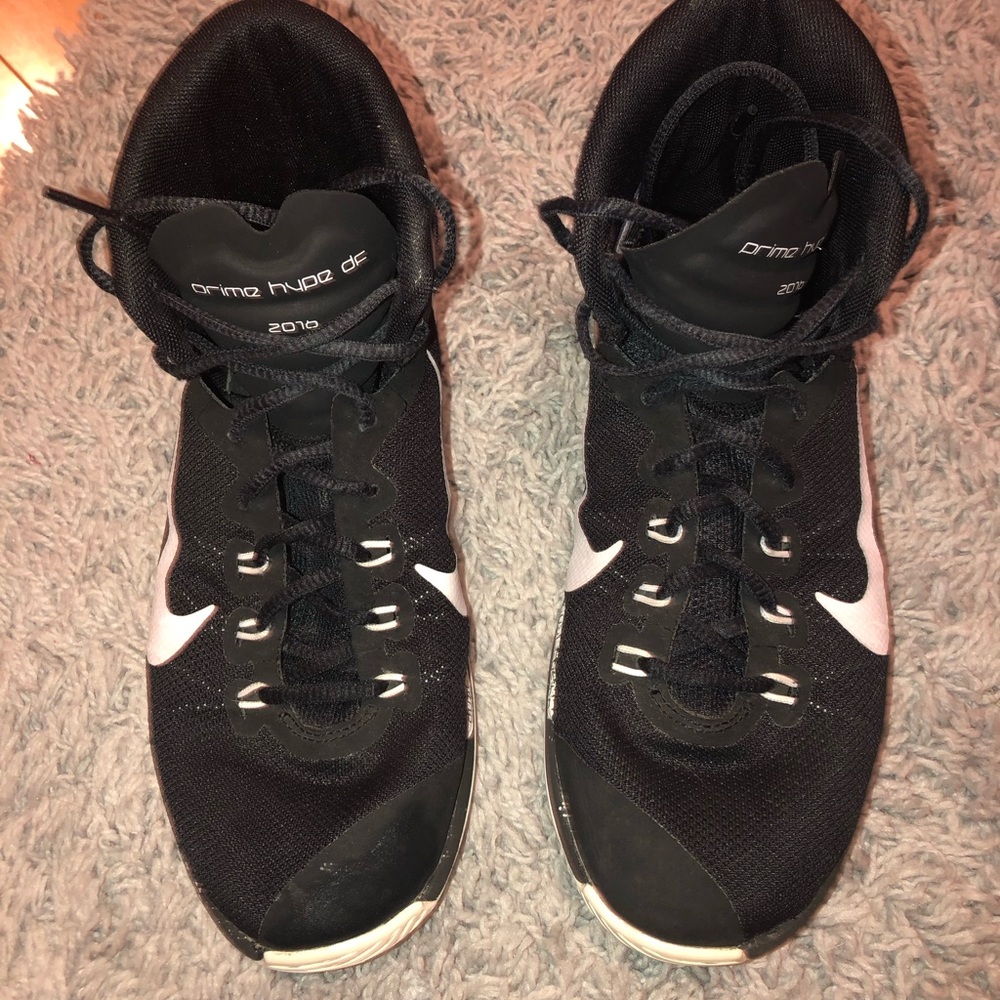 nike basketball shoes